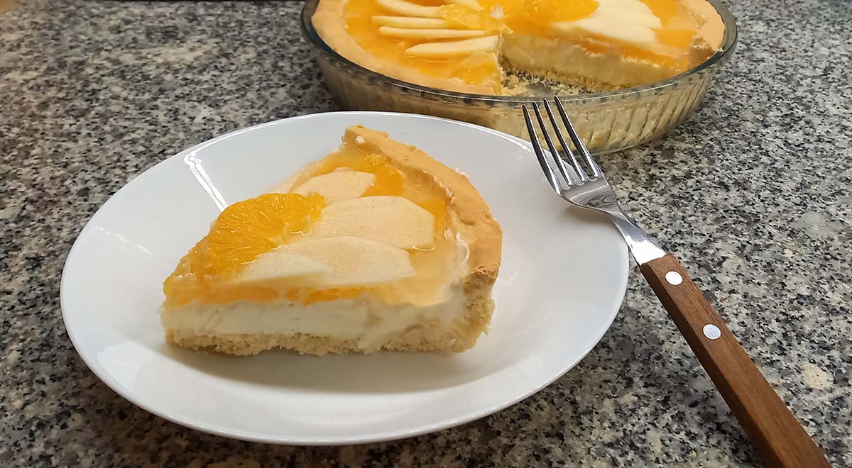 Fruit Tart with Apple and Orange