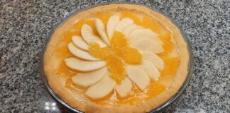 Fruit Tart with Apple and Orange