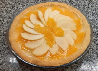 Fruit Tart with Apple and Orange