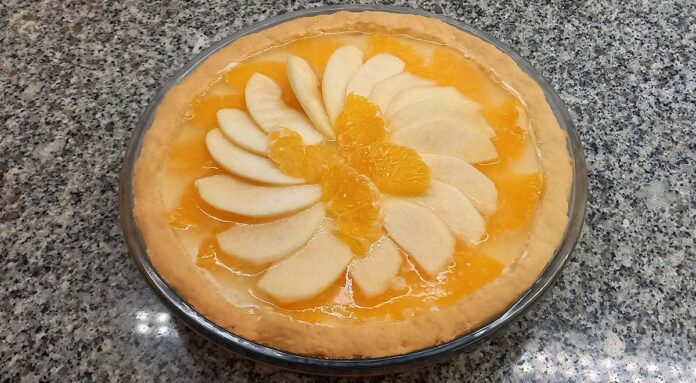 Fruit Tart with Apple and Orange