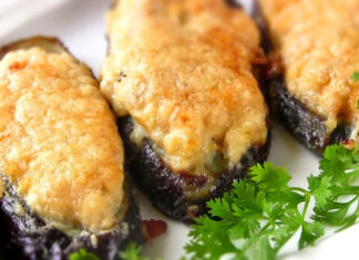 Aromatic Fried Eggplants with Cheese and Garlic