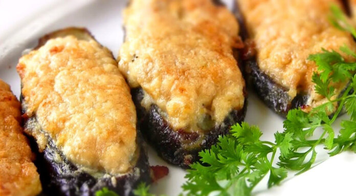 Aromatic Fried Eggplants with Cheese and Garlic