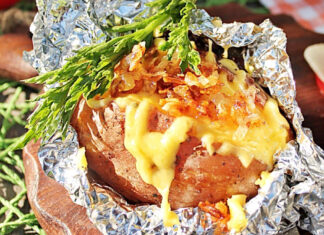 Baked Cheesy Potatoes in Foil