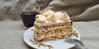 Sponge Cake with Crunchy Meringue