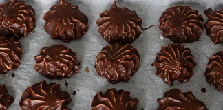 Homemade Marshmallows with Chocolate Drizzle