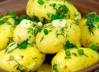 Boiled Potatoes with Crushed Garlic