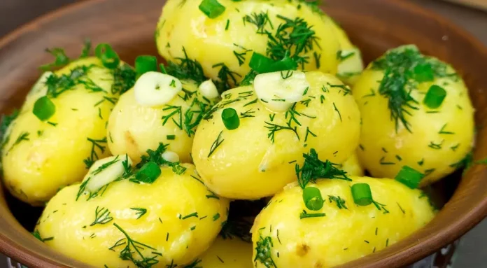 Boiled Potatoes with Crushed Garlic