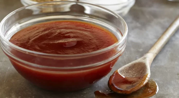 Sweet and Spicy Honey Sriracha Sauce